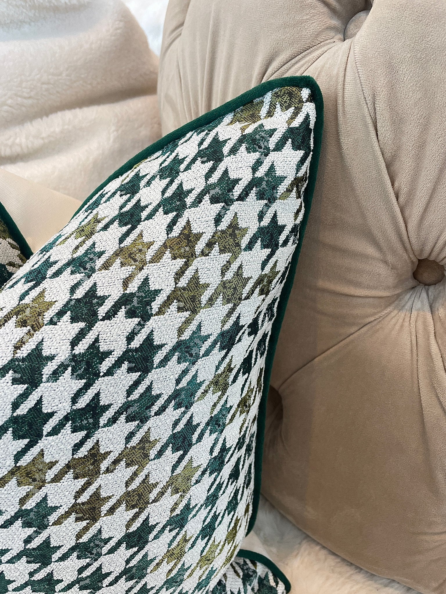 Houndstooth pillow outlet